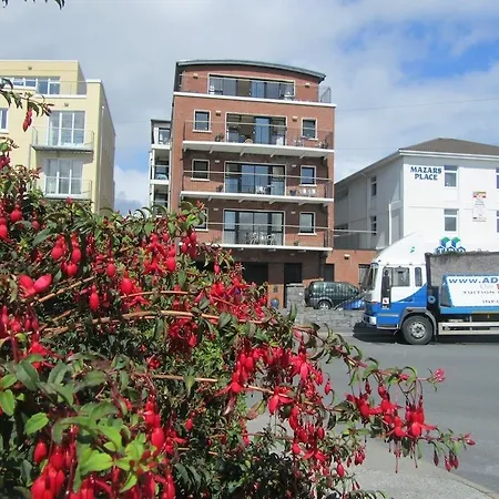 Arus Grattan * Galway